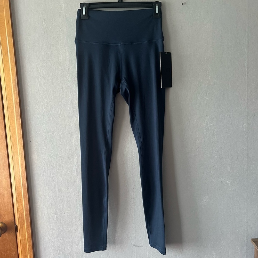 TYR Navy Blue Performance Comfort High Rise Leggings Size Medium NWT